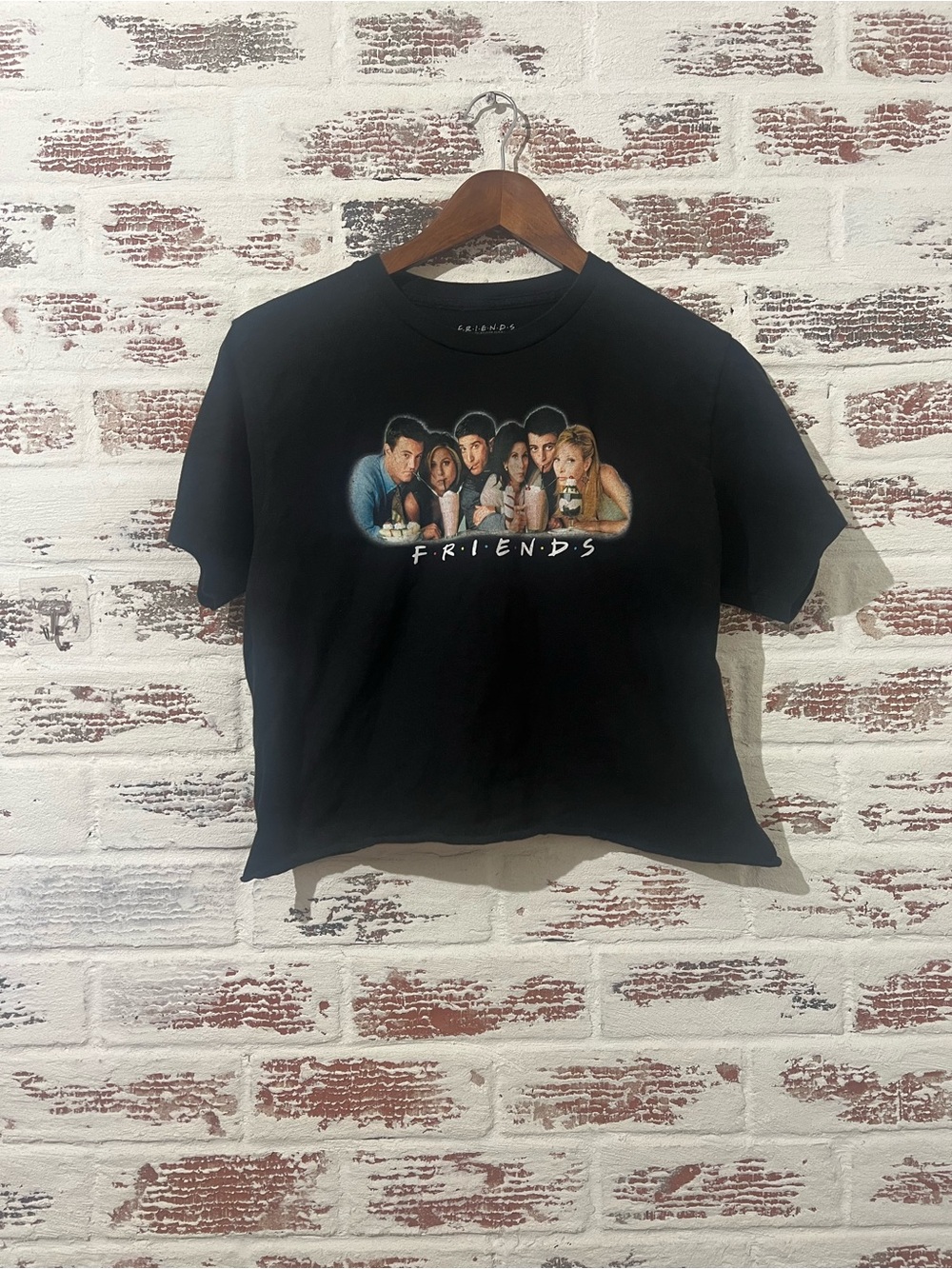 Friends Graphic Cropped T-shirt Cut Off Black Cotton Sz M